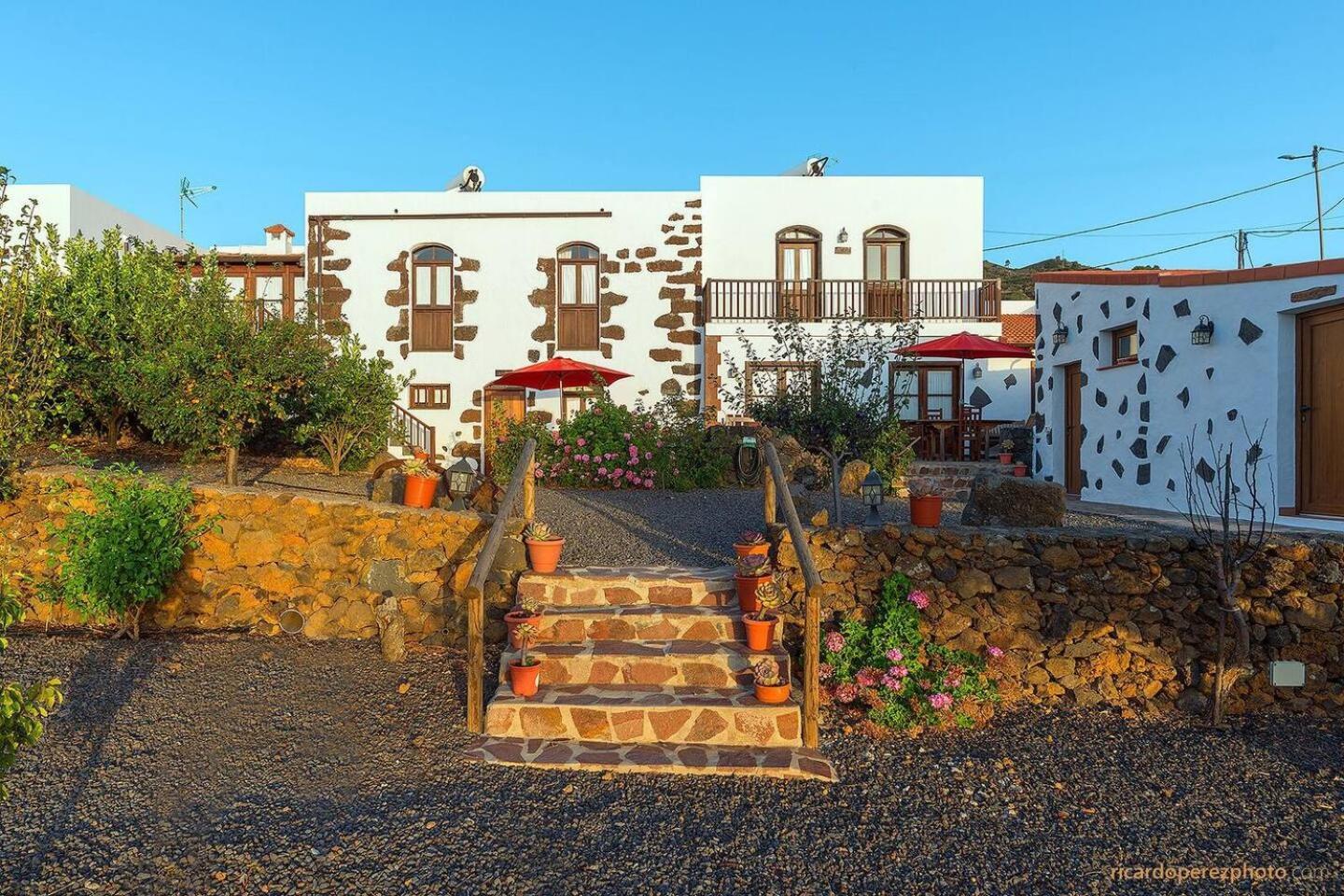 Las Casas Del Abuelito Julian & La Abuela Leonor Isora Exterior foto